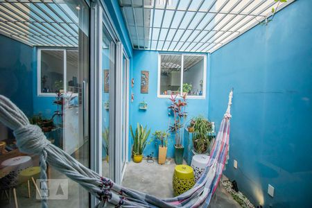 Casa de condomínio à venda com 100m², 2 quartos e 2 vagas Casa de condomínio à venda com 100m², 2 quartos e 2 vagasVista