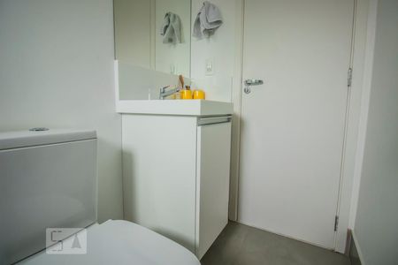 Casa de condomínio à venda com 100m², 2 quartos e 2 vagas Casa de condomínio à venda com 100m², 2 quartos e 2 vagasBanheiro da Suíte 1