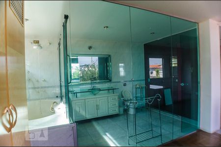 Casa à venda com 400m², 4 quartos e 4 vagasBanheiro da Suíte 1