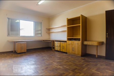 Casa à venda com 400m², 4 quartos e 4 vagasSuíte 2