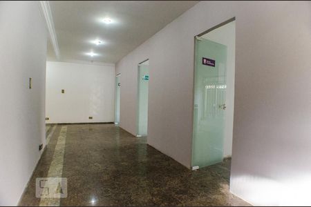 Casa à venda com 400m², 4 quartos e 4 vagasSalas com divisórias removíveis