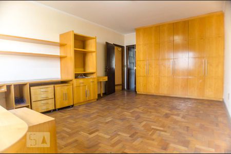 Casa à venda com 400m², 4 quartos e 4 vagasSuíte 2