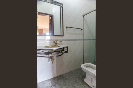 Casa à venda com 400m², 4 quartos e 4 vagasBanheiro da Suíte 2