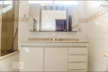 Casa à venda com 400m², 4 quartos e 4 vagasBanheiro da Suíte 3