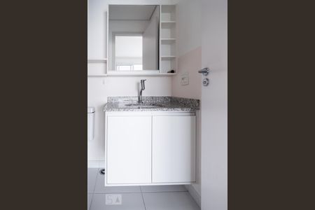 Banheiro Social de kitnet/studio para alugar com 1 quarto, 34m² em Jardim Aeroporto, São Paulo