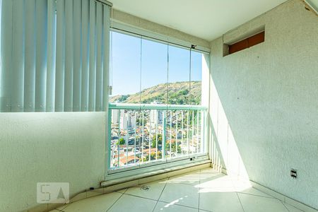 Apartamento à venda com 73m², 2 quartos e 1 vaga Apartamento à venda com 73m², 2 quartos e 1 vagaVaranda da Suite