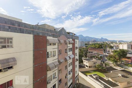 Vista (1º andar) de apartamento à venda com 2 quartos, 120m² em Taquara, Rio de Janeiro