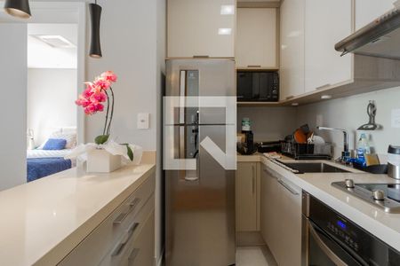Cozinha de apartamento para alugar com 1 quarto, 62m² em Itaim Bibi, São Paulo