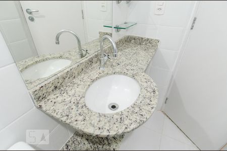 Apartamento para alugar com 54m², 2 quartos e 1 vaga Apartamento para alugar com 54m², 2 quartos e 1 vagaBanheiro