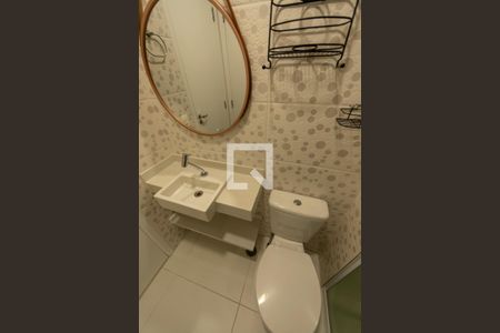 Banheiro de kitnet/studio para alugar com 1 quarto, 50m² em Alphaville Empresarial, Barueri
