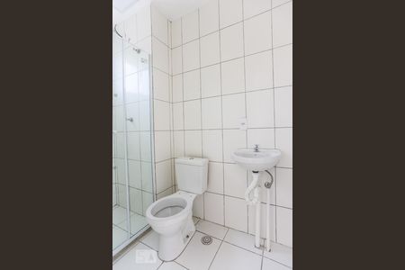 Banheiro de kitnet/studio para alugar com 1 quarto, 27m² em Vila Butantã, São Paulo