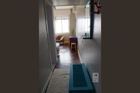 Corredor  de apartamento para alugar com 1 quarto, 30m² em Centro Histórico, Porto Alegre
