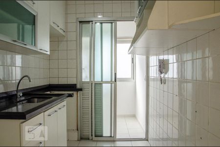 Cozinha de apartamento para alugar com 2 quartos, 50m² em Limão, São Paulo