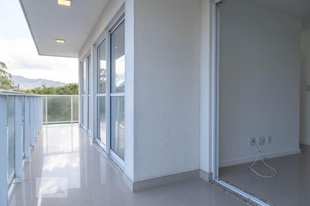 Apartamento à venda com 88m², 3 quartos e 1 vaga Apartamento à venda com 88m², 3 quartos e 1 vagaVaranda