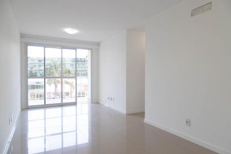 Apartamento à venda com 88m², 3 quartos e 1 vaga Apartamento à venda com 88m², 3 quartos e 1 vagaSala