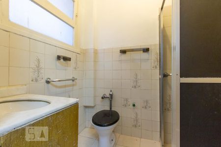 Banheiro de kitnet/studio para alugar com 1 quarto, 32m² em Centro, Rio de Janeiro