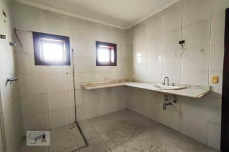 Casa à venda com 800m², 6 quartos e 5 vagasBanheiro da Suíte 4