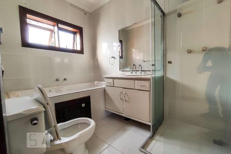 Casa à venda com 800m², 6 quartos e 5 vagasBanheiro da Suíte 3