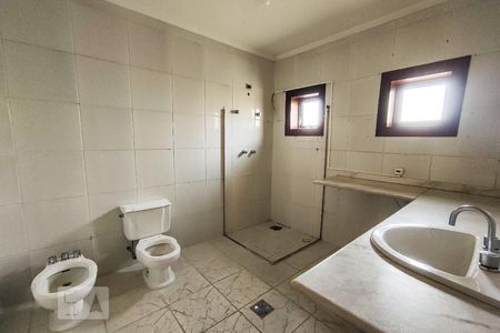 Casa à venda com 800m², 6 quartos e 5 vagasBanheiro da Suíte 4