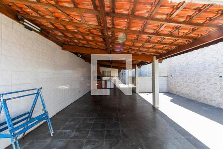 Casa à venda com 120m², 3 quartos e 2 vagas Casa à venda com 120m², 3 quartos e 2 vagasTerraço