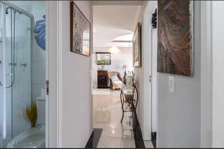 Corredor de apartamento para alugar com 3 quartos, 71m² em Vila Moinho Velho, São Paulo