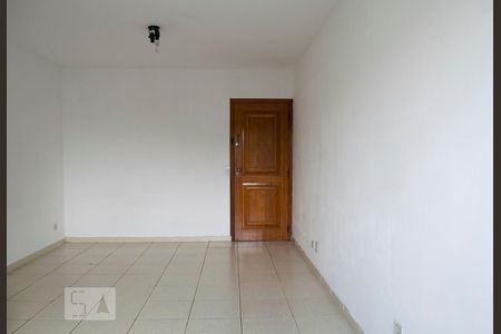 SALA de apartamento para alugar com 3 quartos, 74m² em Vila Amélia, São Paulo