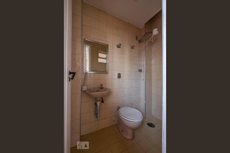 Apartamento à venda com 167m², 3 quartos e 2 vagas Apartamento à venda com 167m², 3 quartos e 2 vagasÁrea de Serviço - Banheiro