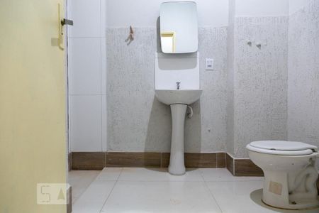 Banheiro de kitnet/studio para alugar com 1 quarto, 35m² em Consolação, São Paulo