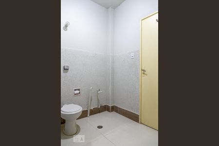 Banheiro de kitnet/studio para alugar com 1 quarto, 35m² em Consolação, São Paulo