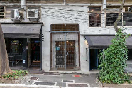 Studio para alugar com 35m², 1 quarto e sem vaga Studio para alugar com 35m², 1 quarto e sem vagaFachada
