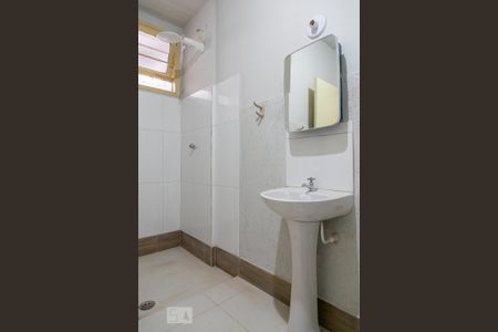 Banheiro de kitnet/studio para alugar com 1 quarto, 35m² em Consolação, São Paulo