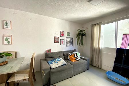 Sala de Estar de apartamento para alugar com 2 quartos, 41m² em Santos Dumont, São Leopoldo