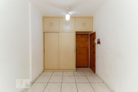 Studio à venda com 27m², 1 quarto e sem vaga Studio à venda com 27m², 1 quarto e sem vagaStudio - Armário