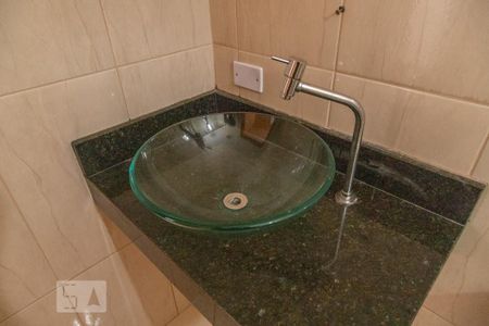 Casa à venda com 287m², 3 quartos e 6 vagasBanheiro da Suíte 1