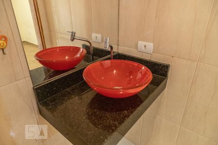 Casa à venda com 287m², 3 quartos e 6 vagasBanheiro da Suíte 2