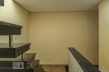 Casa à venda com 287m², 3 quartos e 6 vagasEscada