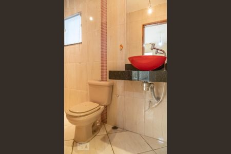 Casa à venda com 287m², 3 quartos e 6 vagasBanheiro da Suíte 2