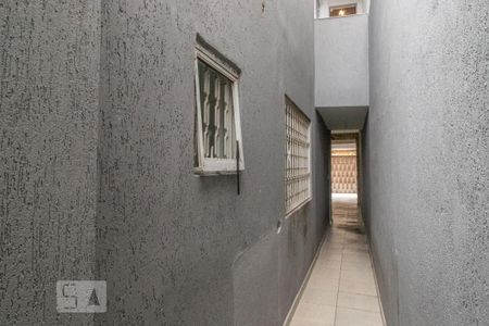 Casa à venda com 287m², 3 quartos e 6 vagasCorredor lateral externo