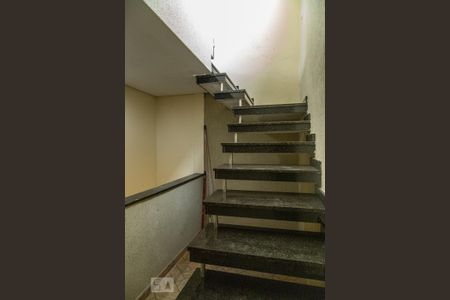 Casa à venda com 287m², 3 quartos e 6 vagasEscada