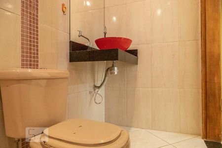 Casa à venda com 287m², 3 quartos e 6 vagasBanheiro da Suíte 2