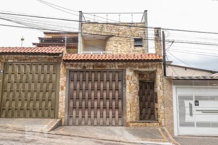 Casa à venda com 287m², 3 quartos e 6 vagasFachada