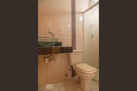 Casa à venda com 287m², 3 quartos e 6 vagasBanheiro da Suíte 1