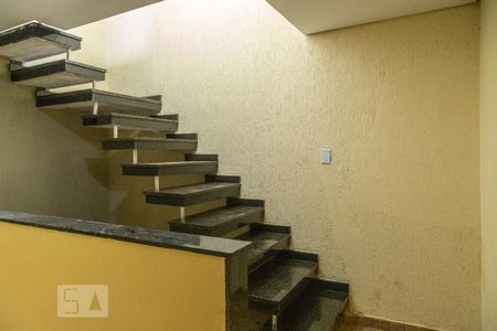 Casa à venda com 287m², 3 quartos e 6 vagasEscada