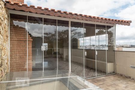 Casa à venda com 287m², 3 quartos e 6 vagasTerraço