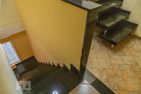 Casa à venda com 287m², 3 quartos e 6 vagasEscada