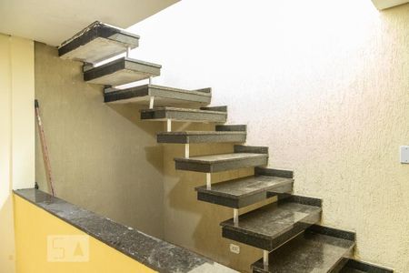 Casa à venda com 287m², 3 quartos e 6 vagasEscada