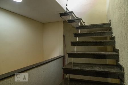 Casa à venda com 287m², 3 quartos e 6 vagasEscada