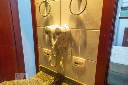 Apartamento para alugar com 65m², 2 quartos e 1 vagaSecador de Cabelo do Banheiro da Suíte