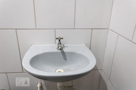 Casa para alugar com 58m², 2 quartos e 1 vagaBanheiro 2