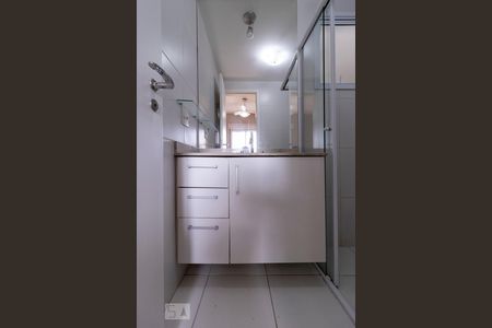 Suíte de apartamento para alugar com 2 quartos, 57m² em Jardim Prudência, São Paulo